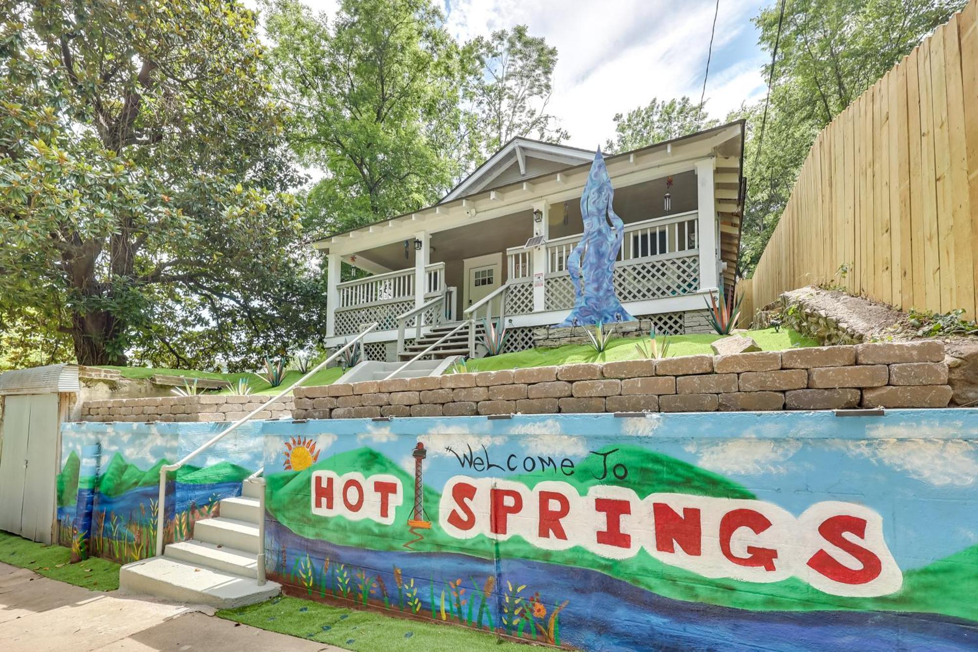 Hot Springs Home With Yard, Walk To Bathhouse Row! المظهر الخارجي الصورة
