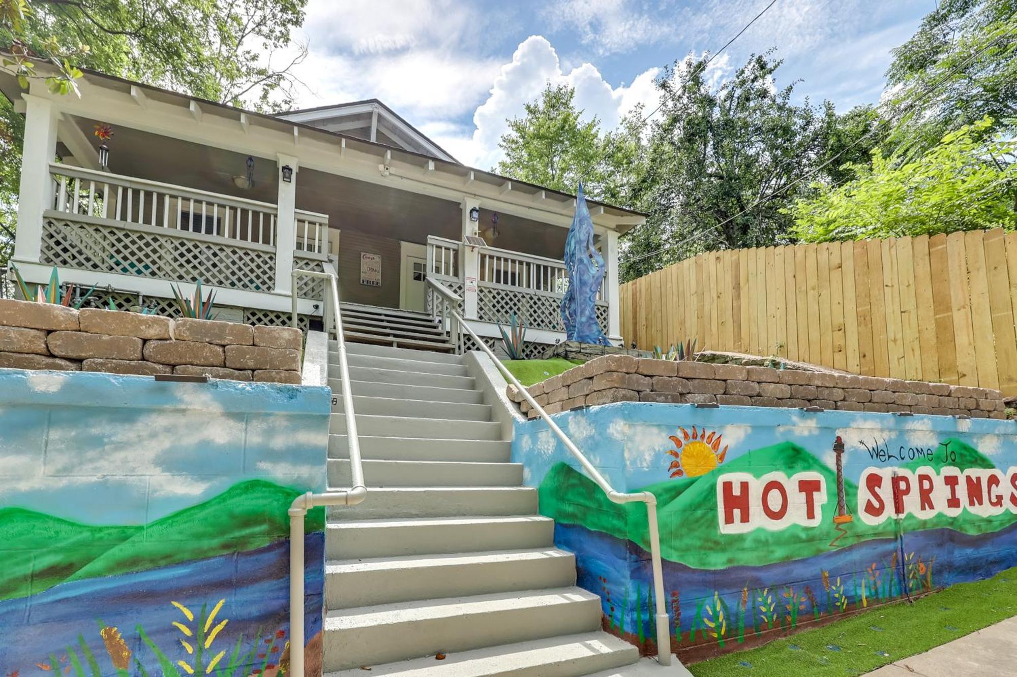 Hot Springs Home With Yard, Walk To Bathhouse Row! المظهر الخارجي الصورة